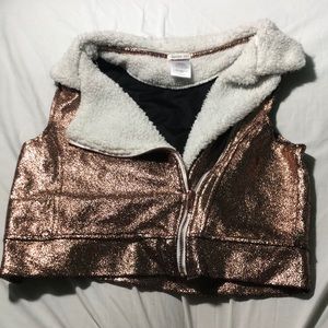 Gold vest with a white collar size L 10/12